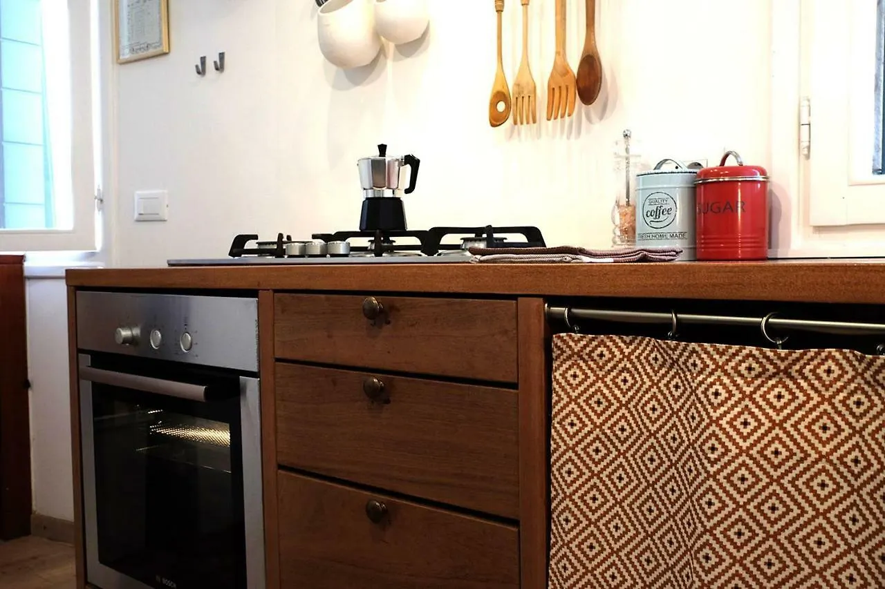 Al Piano - Home Away From Home Venice Apartment