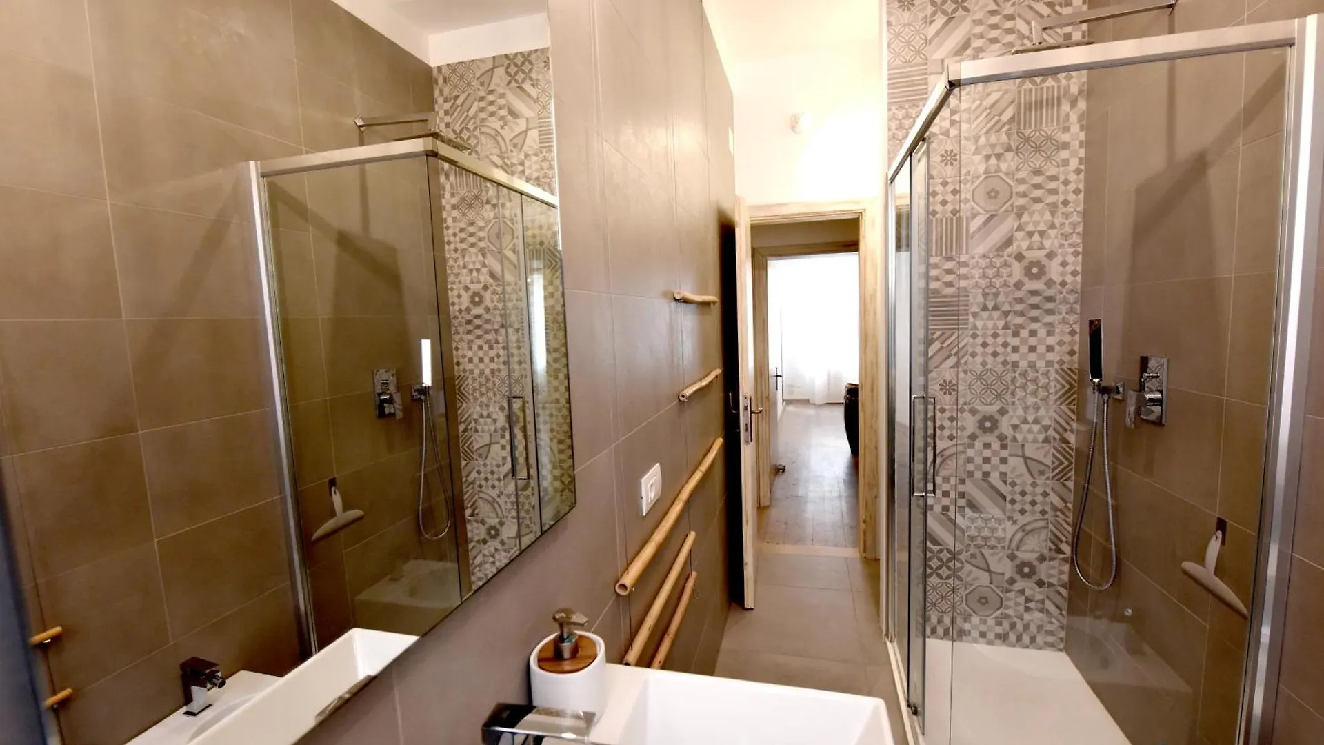 Al Piano - Home Away From Home Venice Italy